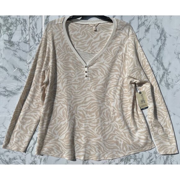 Terra & Sky Womens Plus Size 3X Beige & White Zebra Print Waffle Knit Henley Top - Picture 1 of 5